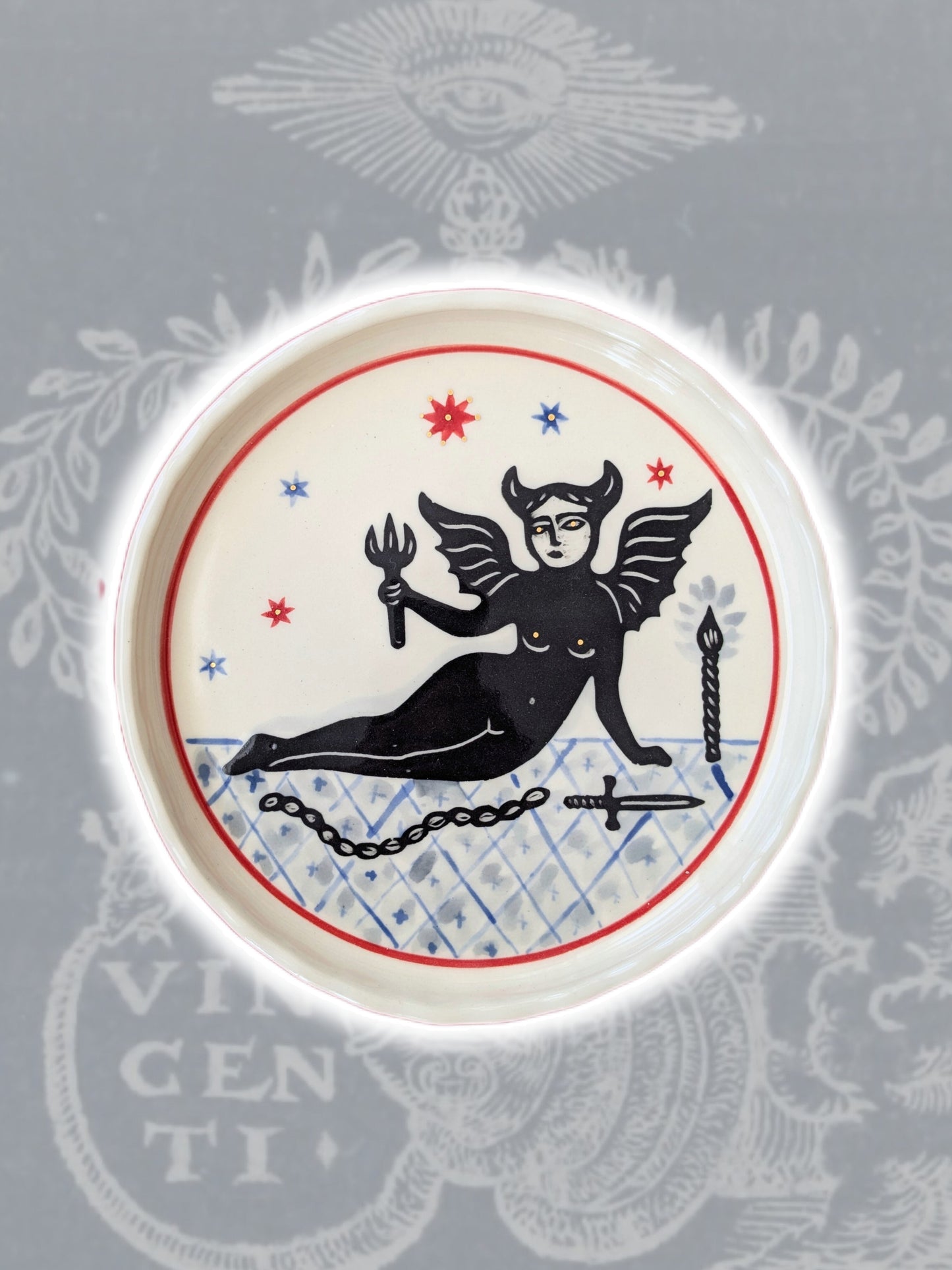 Small plate +black flower+