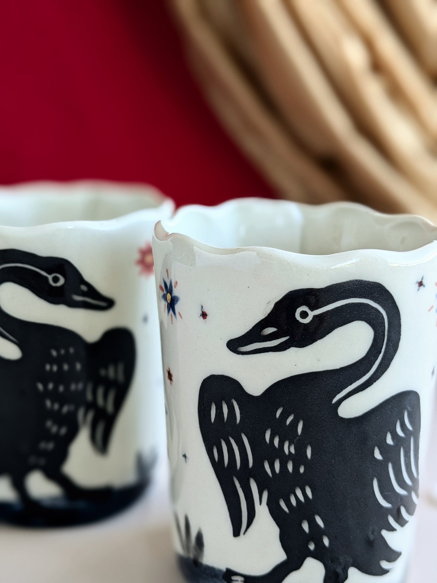 Large glass +black swan+